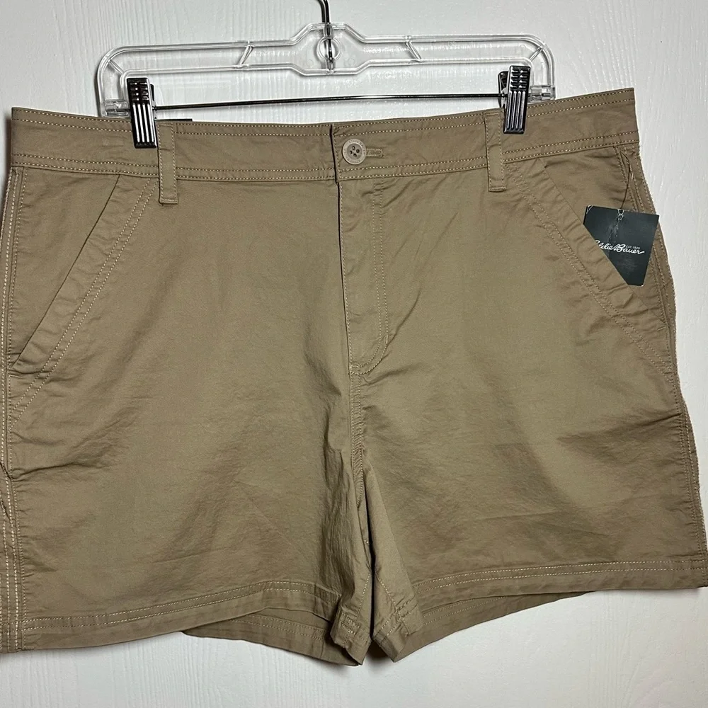 Eddie Bauer Womens Aspire Chino Shorts in Light Khaki